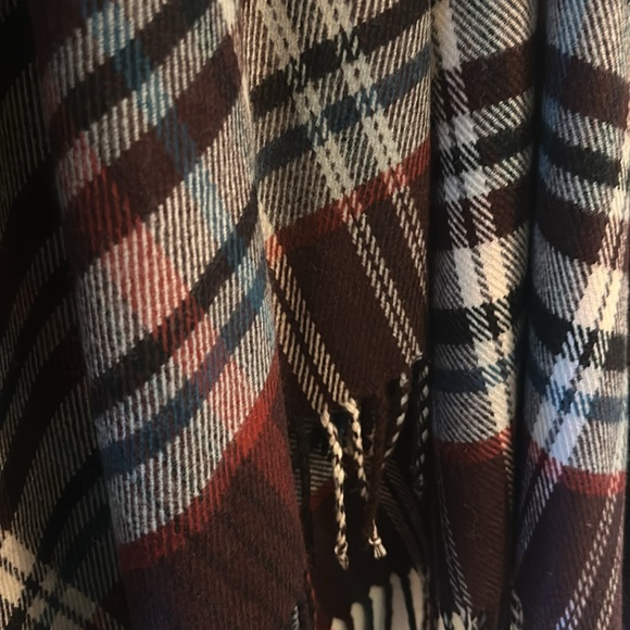 Treasure & Bond Flannel Poncho - Picture 3 of 4